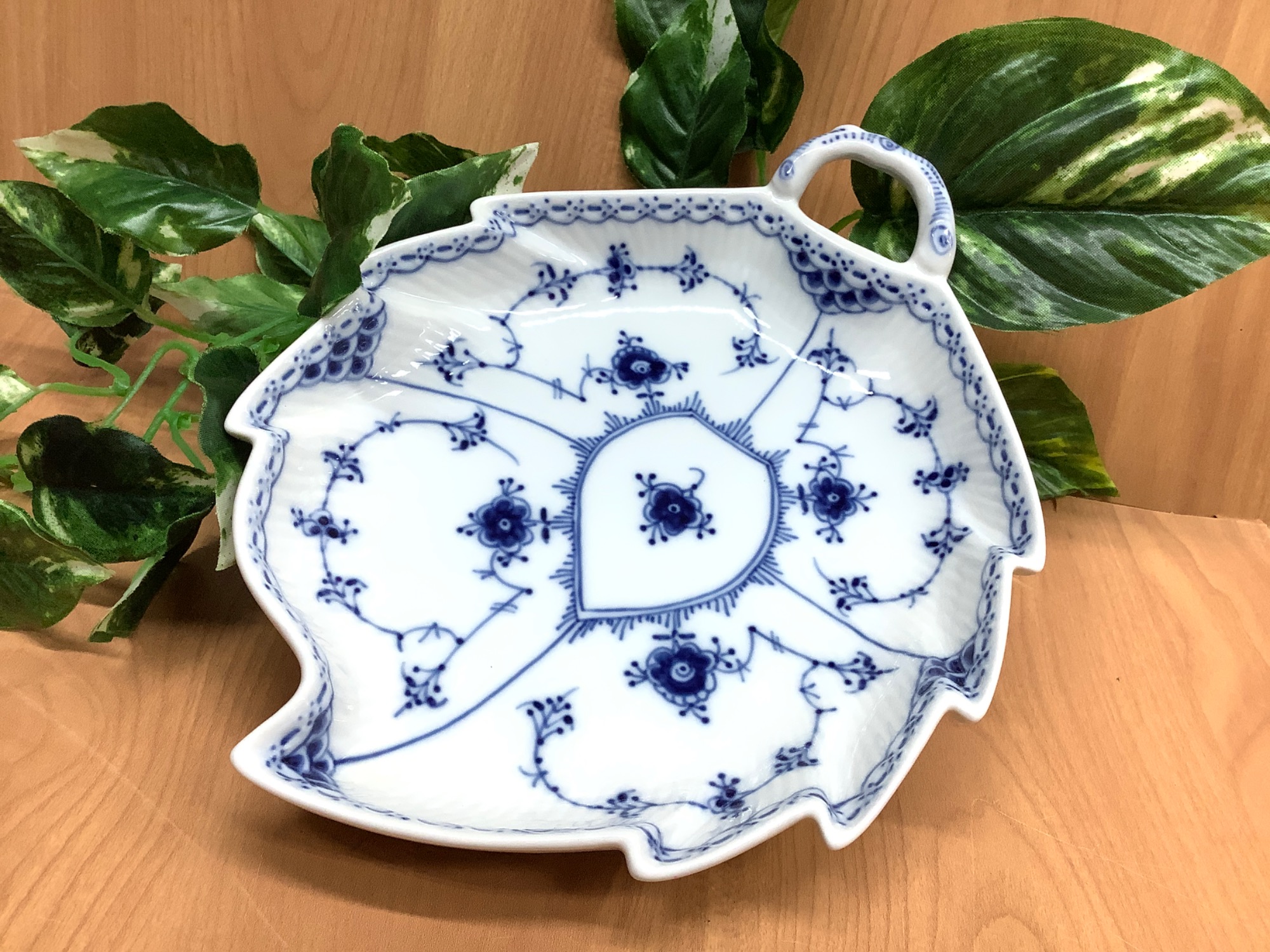 新未使用✨希少】 ロイヤルコペンハーゲン ブルー ボンボニエール 白磁