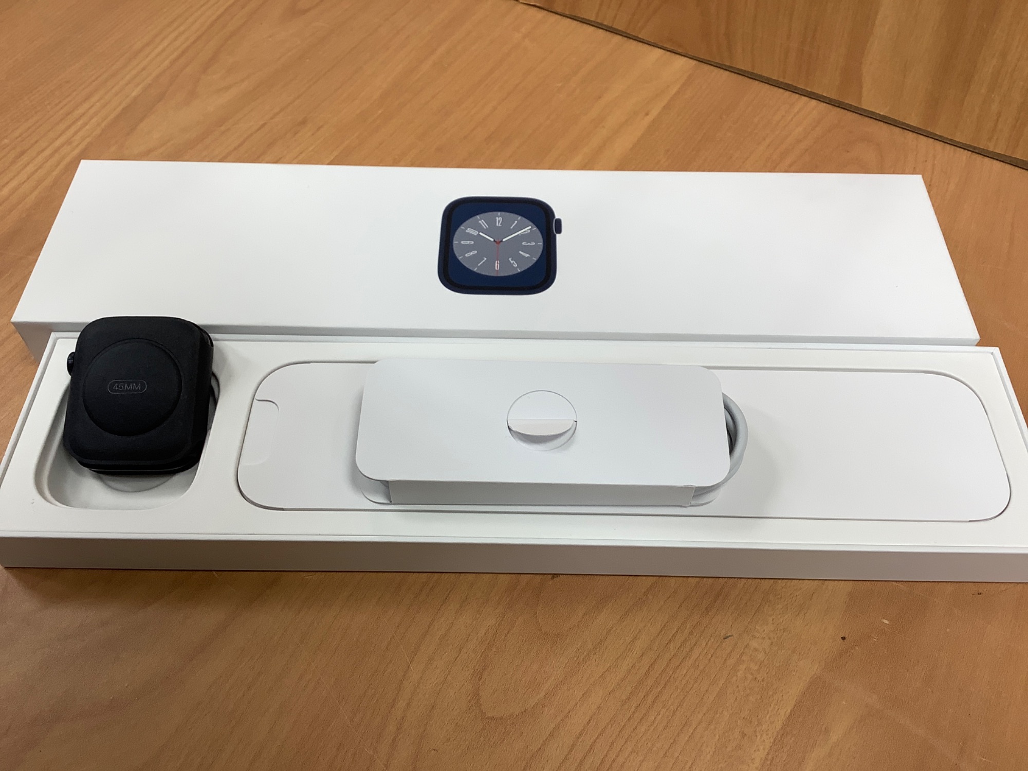 AppleWatch最新モデルが登場♪】AppleよりApple Watch Series 8 が入荷