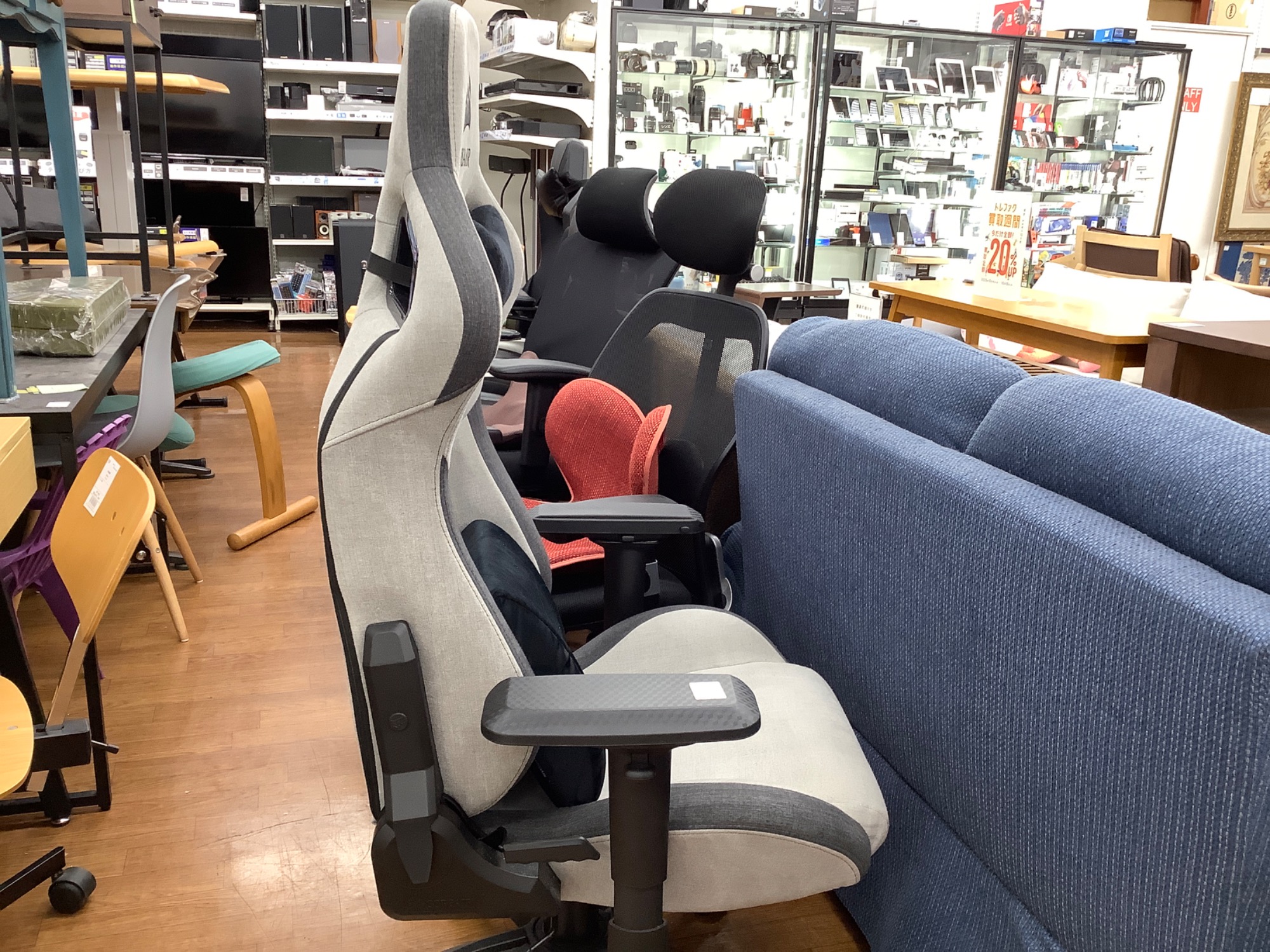 長時間の作業にもピッタリ！】Corsairよりゲーミングチェア T3