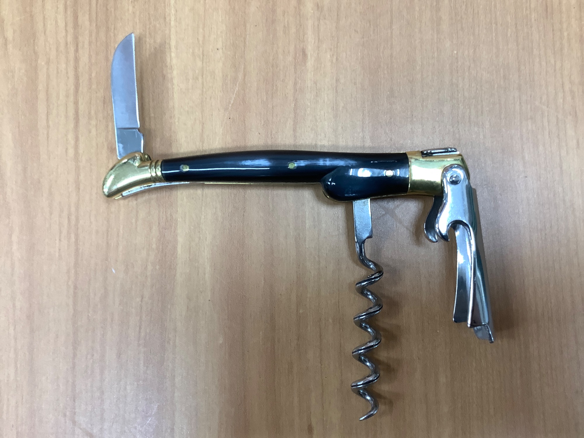 ラギオールナイフ（Laguiole） Facom ファコム（記念品） プロ御用達！！】LAGUIOLE（ラギオール）よりソムリエナイフが
