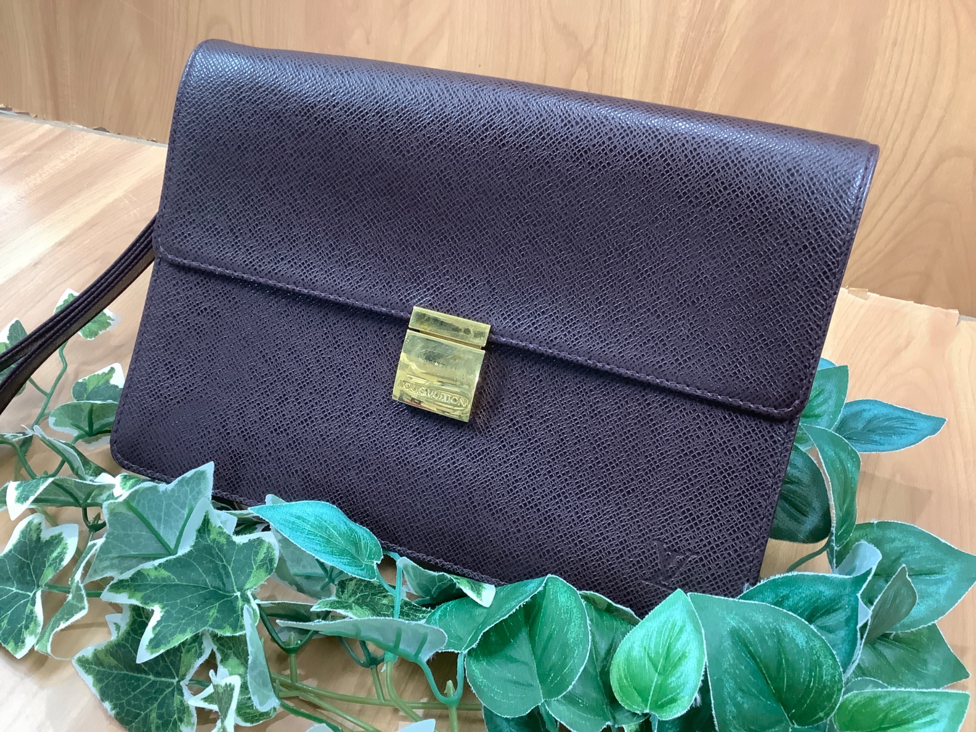 様々なシーンで大活躍！】LOUIS VUITTON（ルイヴィトン）よりクラッチ