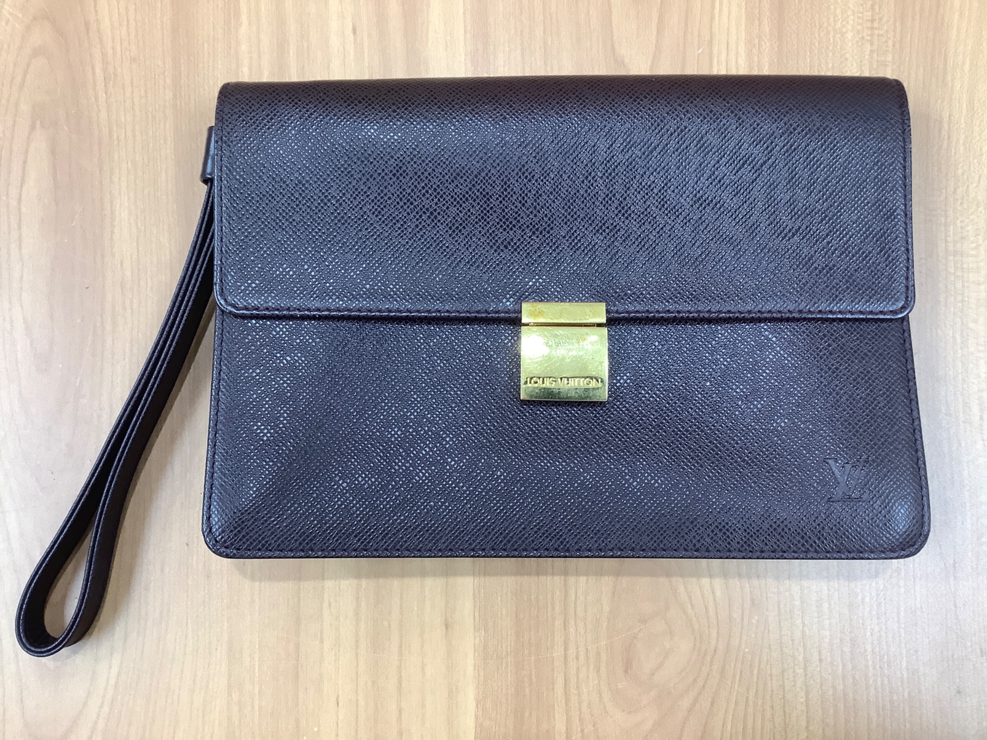 様々なシーンで大活躍！】LOUIS VUITTON（ルイヴィトン）よりクラッチ