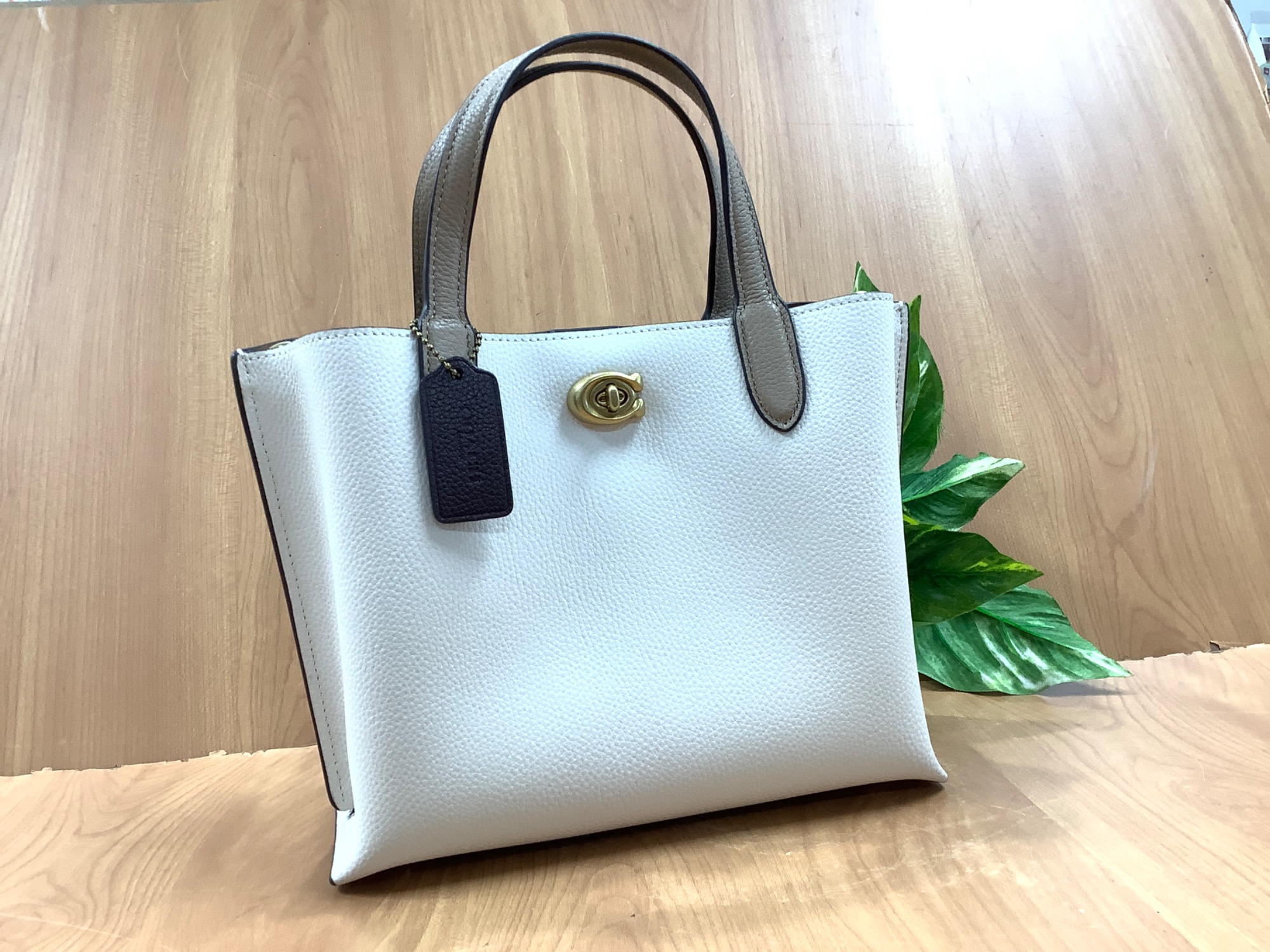 スマホで購入！】COACH（コーチ）よりウィロウトート24カラー