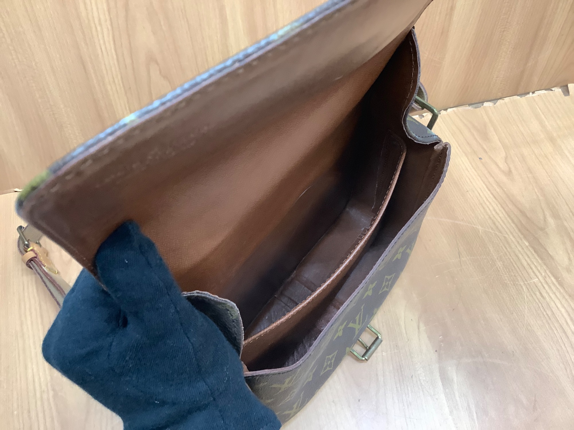 ァーニャ❗️これが最後のお値引き❗️ルイヴィトショルダーバックです。 Louis Quatorze/ルイスキャトルズ】日本別注企画 ワンショルダーバッグ