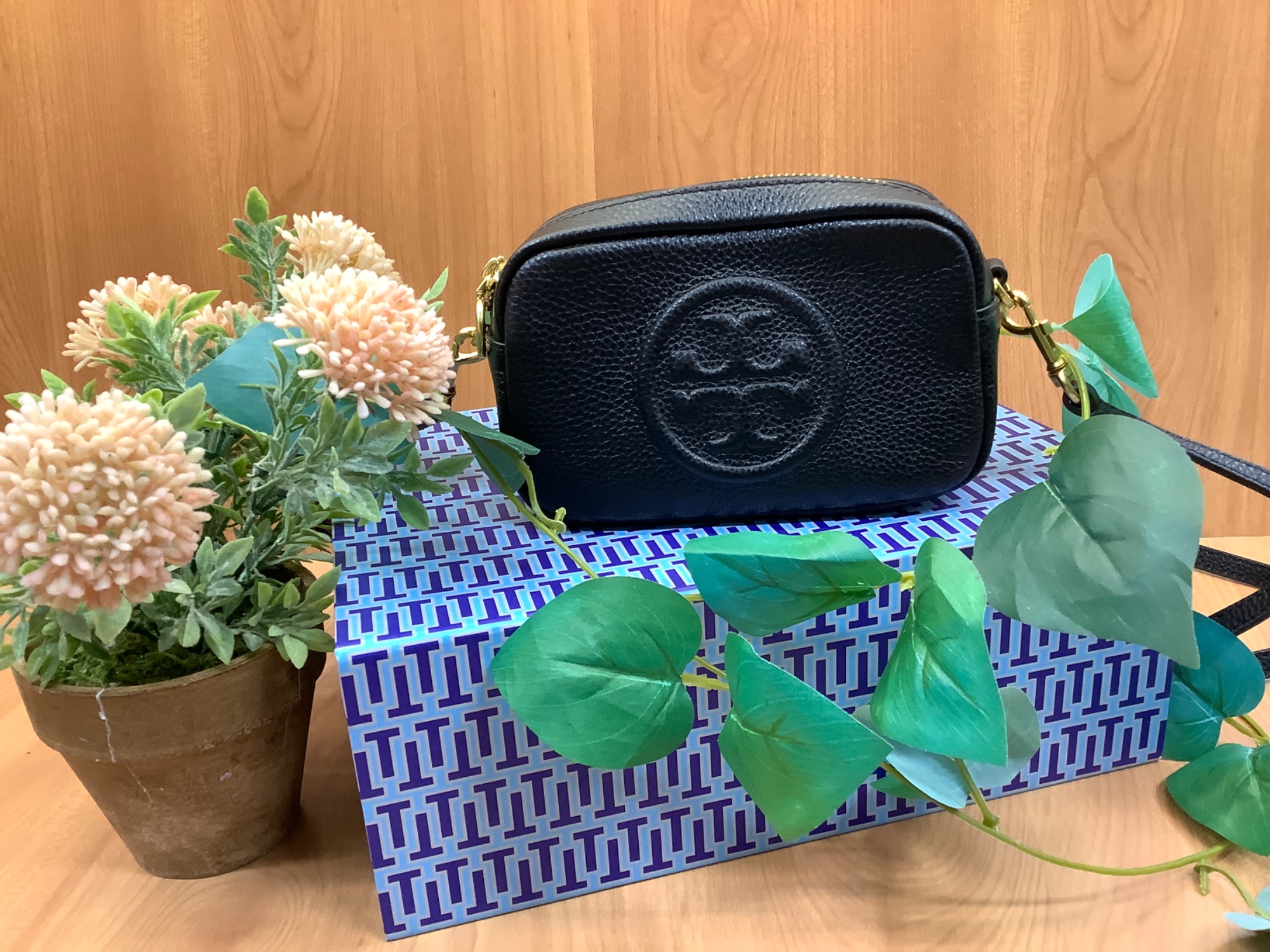 サイズ感抜群！】TORY BURCH（トリーバーチ)よりショルダーポーチが