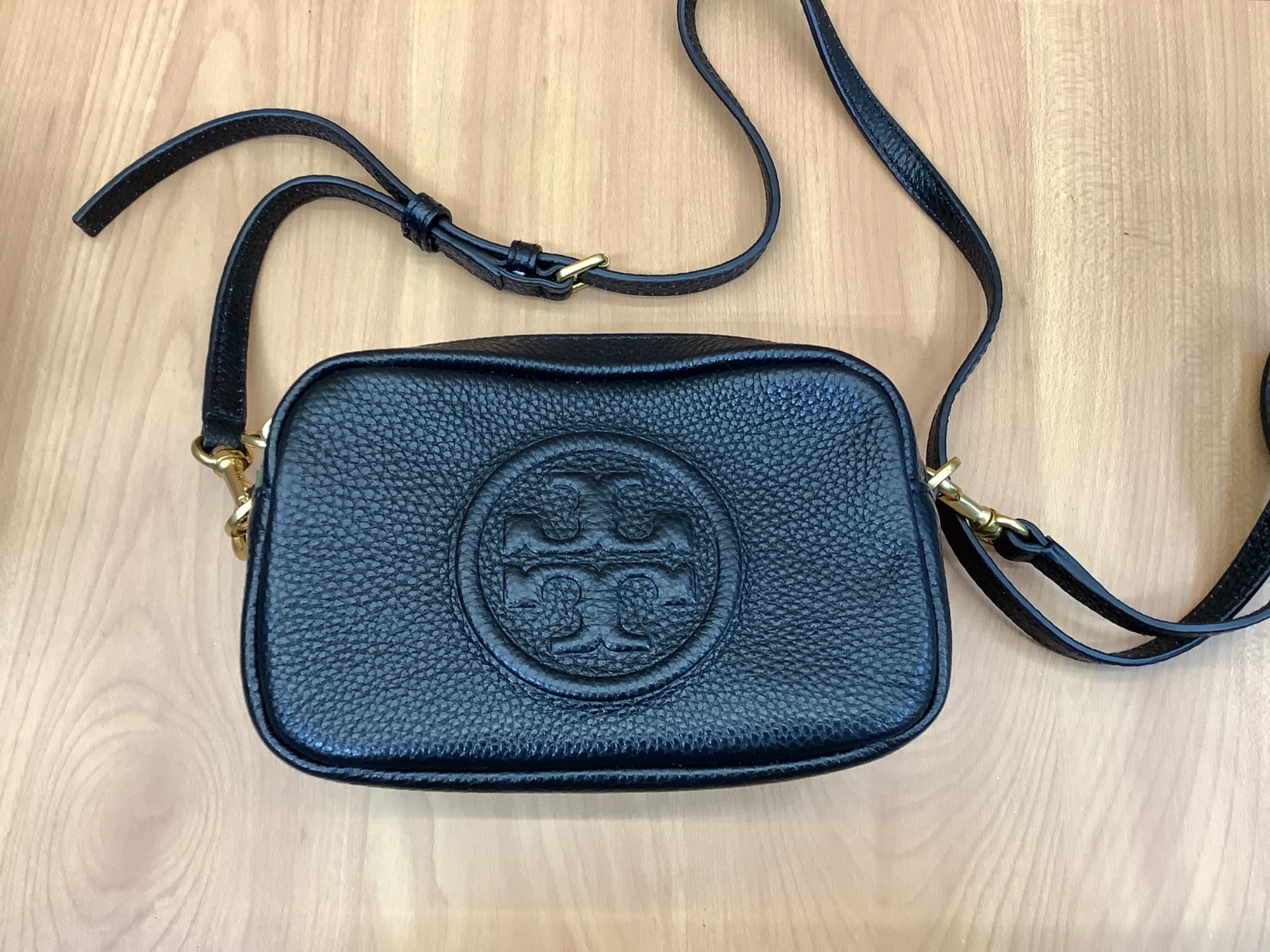 サイズ感抜群！】TORY BURCH（トリーバーチ)よりショルダーポーチが