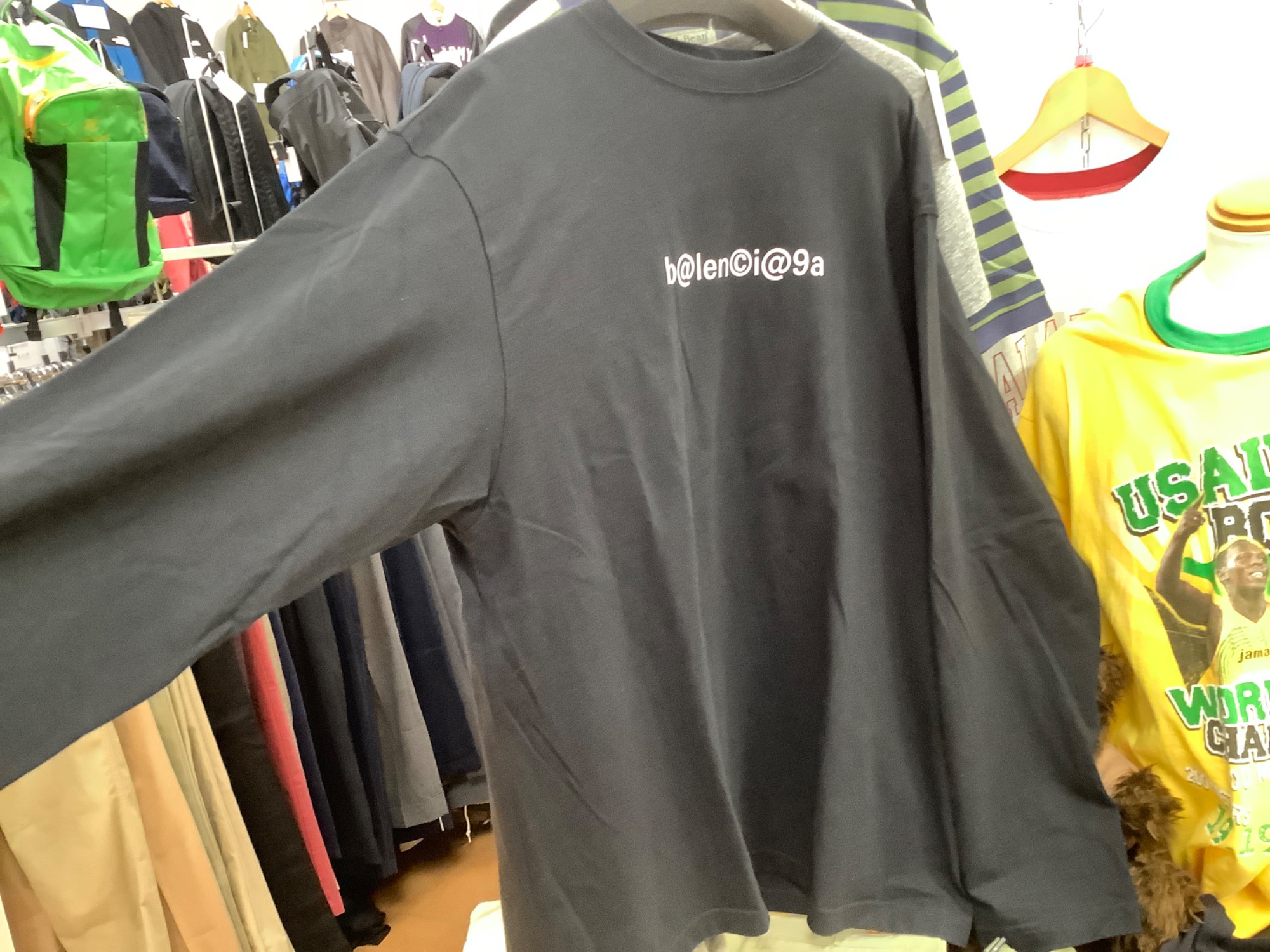 ⭐︎破格⭐︎BALENCIAGA 小文字ロゴプリントTシャツ