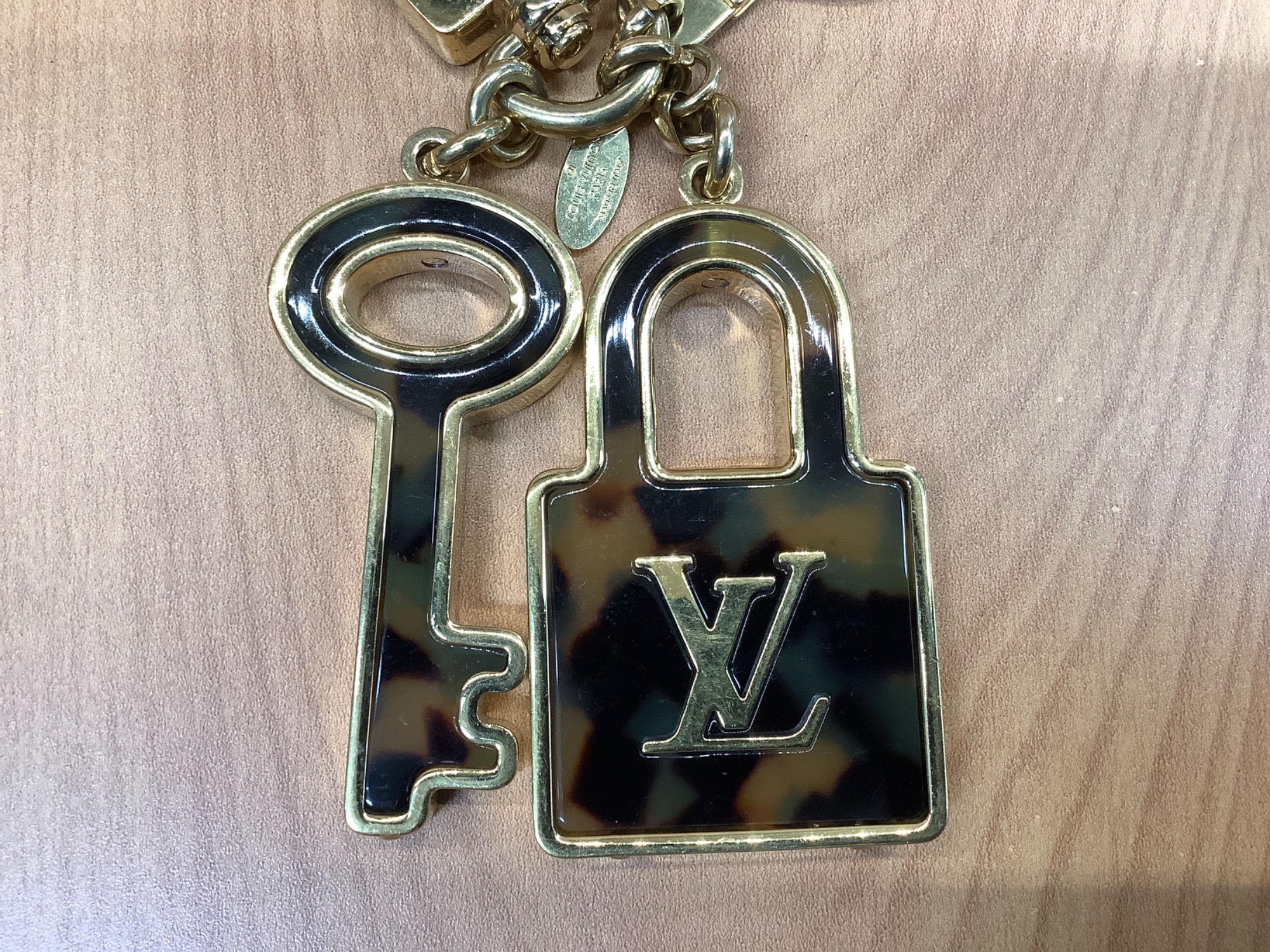 ワンポイントでオシャレに♪】Louis Vuitton（ルイヴィトン