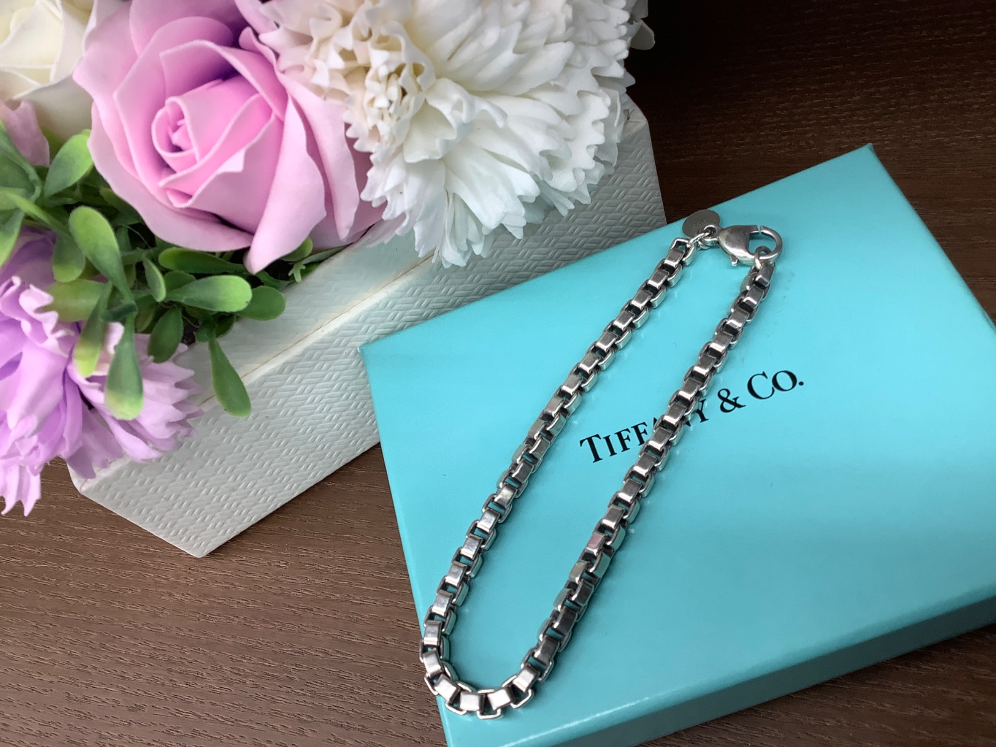 どんなシーンにも合わせやすい♪】Tiffany & Co.（ティファニー