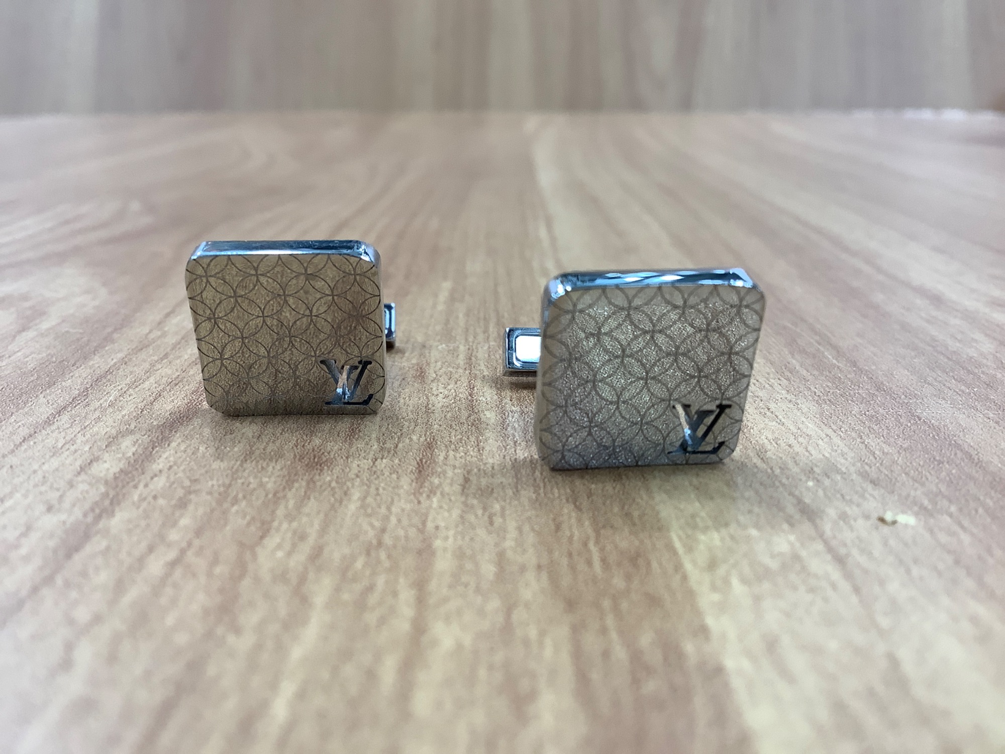 LOUIS VUITTON ルイヴィトン カフス ブトン ドゥ シャンゼリゼ