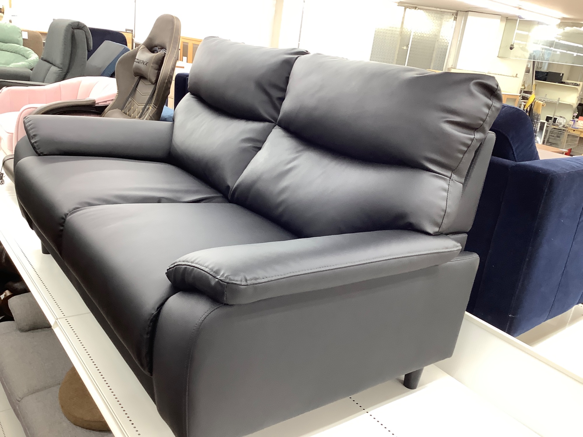 ニトリ】人気合皮シリーズの2人掛けソファーが入荷いたしました