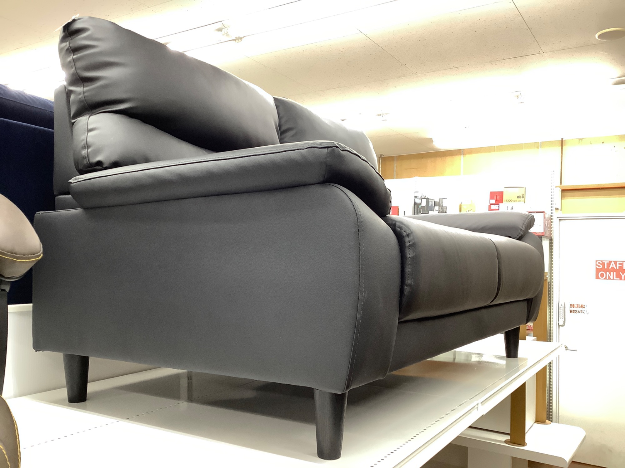 ニトリ】人気合皮シリーズの2人掛けソファーが入荷いたしました