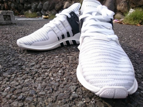 スニーカーのニューバランス（new balance）