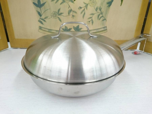 キッチン雑貨の鍋