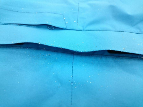 レインウェアの梅雨