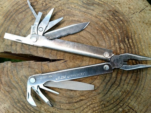 アウトドアのマルチツール