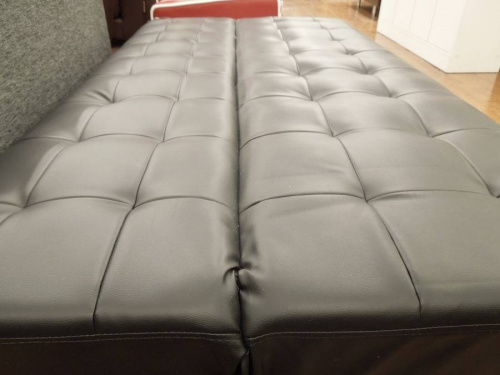 二人掛けソファーの立川