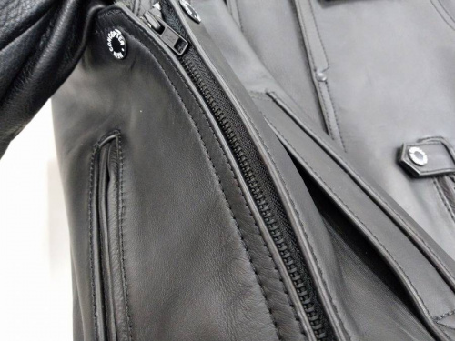 レザージャケットのシングルライダースジャケット