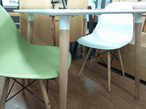 イームズのダイニングセット