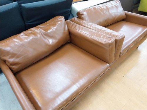 日野橋家具の2人掛けソファー