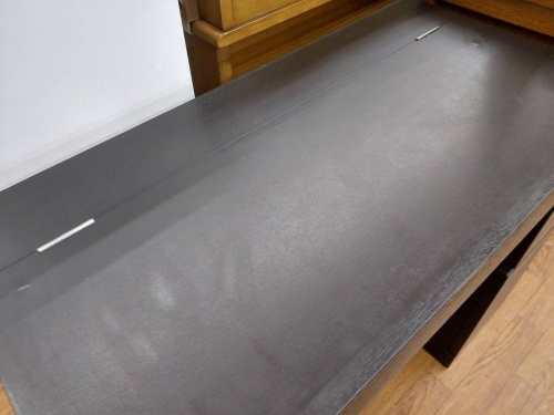 ドレッサーのデスク