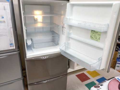 冷蔵庫の3ドア冷蔵庫