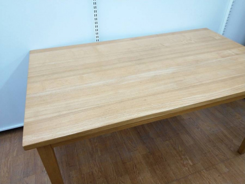 家具・インテリアのダイニングテーブル