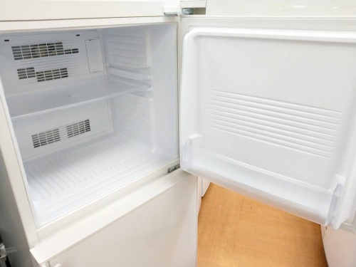 冷蔵庫の2ドア冷蔵庫