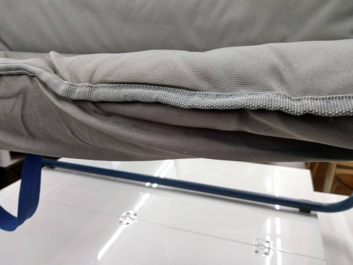 キャンプ用品のベンチ