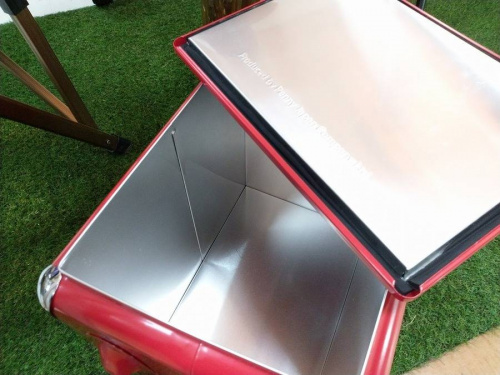 クーラーボックスのCocaCola