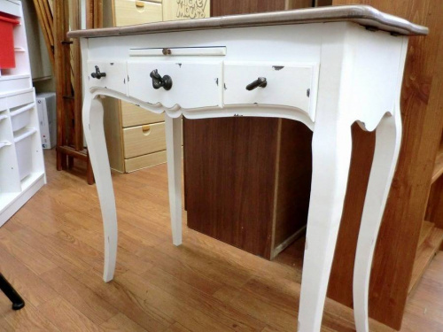 家具のドレッサー