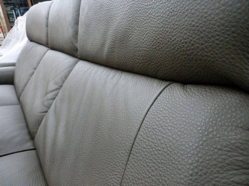 3人掛けソファーの日野橋家具