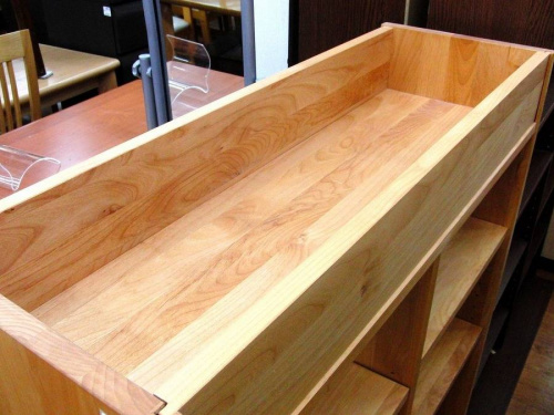 日野橋家具のシェルフ