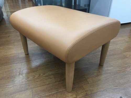 3人掛けソファーのCONDE HOUSE