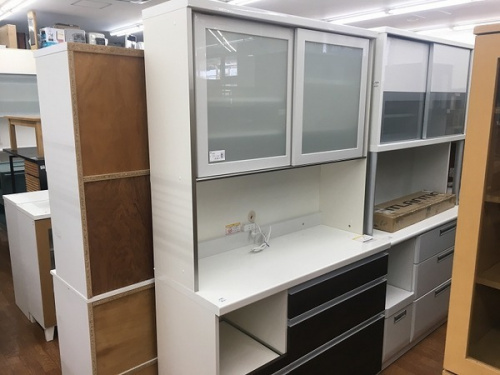 家具のカップボード・食器棚