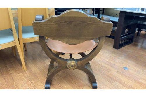 カルティニチェアのブラウン