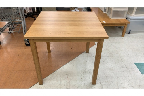 テーブルのダイニングテーブル