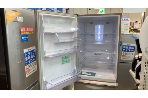 冷蔵庫の3ドア冷蔵庫