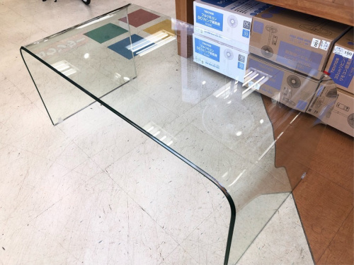 生活家具のテーブル