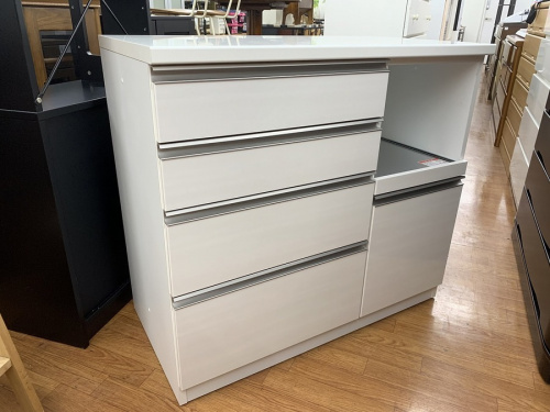 家具のカウンター