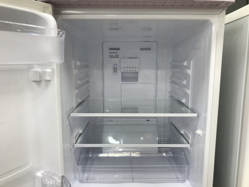 SHARPの2ドア冷蔵庫