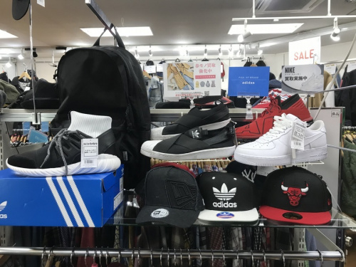 NIKEのadidas