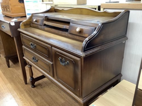 カリモクのアンティーク調