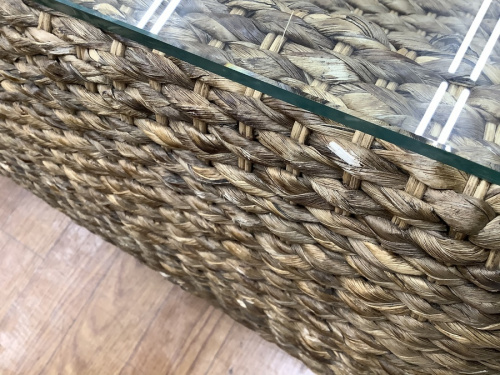 ガラステーブルの立川中古家具
