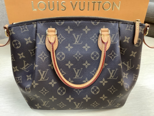 バッグのショルダーバッグ