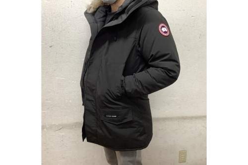 ダウンパーカーのカナダグース