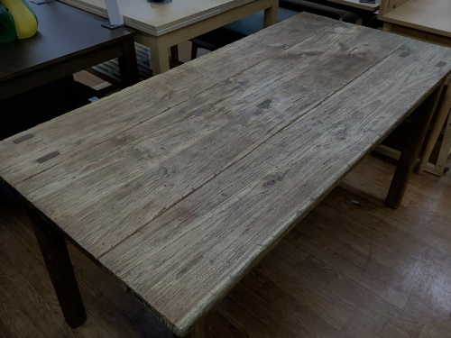 テーブルのold maison