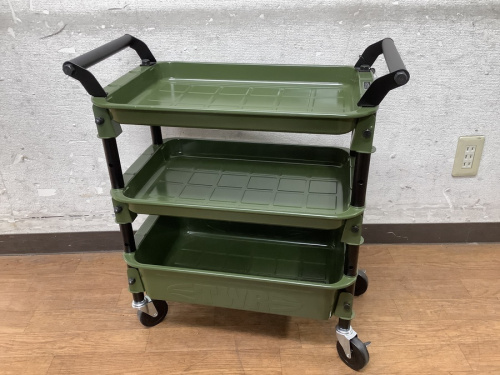 家具のテーブル