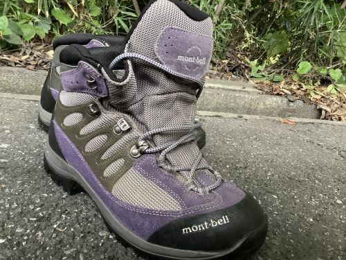 登山用品の登山靴