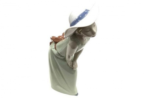 フィギュリンの陶器